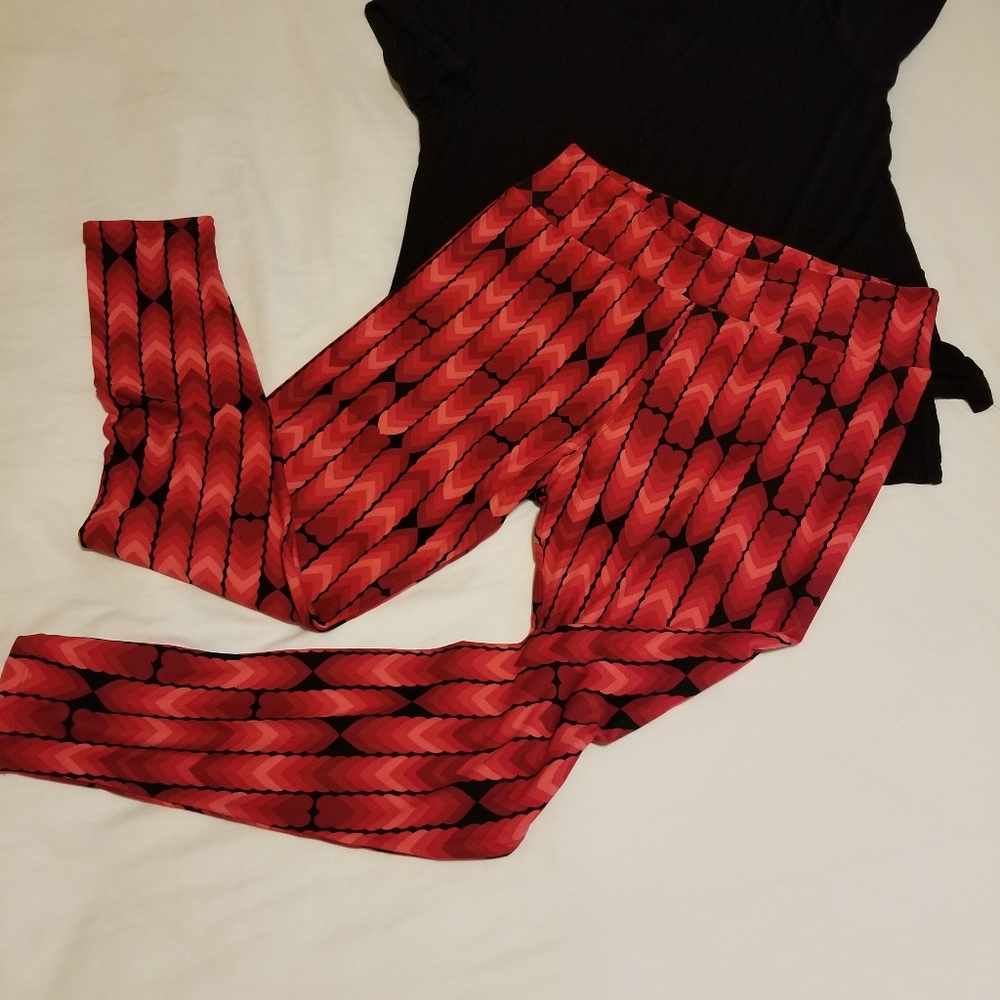 Lularoe Leggings an Coordinated Top T & C
